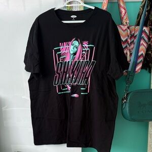 NWOT Shakira Black Graphic T-Shirt